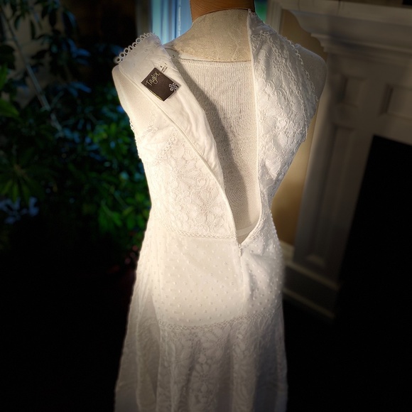 NWOT -  TAYLOR Halter Handkerchief Hem SheathDress - Picture 12 of 16